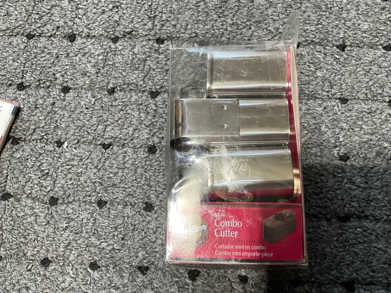 NEW Wilton mini combo cutter . 3 piece . cookies brownies . #2308-1474 gallery