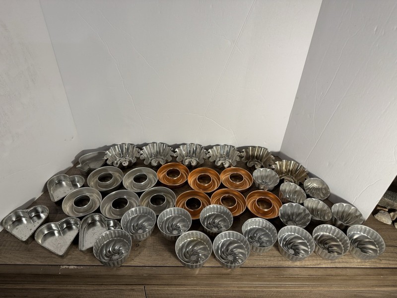 Lot 38 Vtg Mini Tins Jello Cake Molds Baking Pastry Heart Shell Bundt gallery