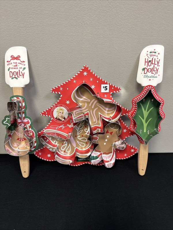Dolly Parton Christmas Baking Kit Cookie Cutter Set And 2 Spatulas W/ Cookie Cut