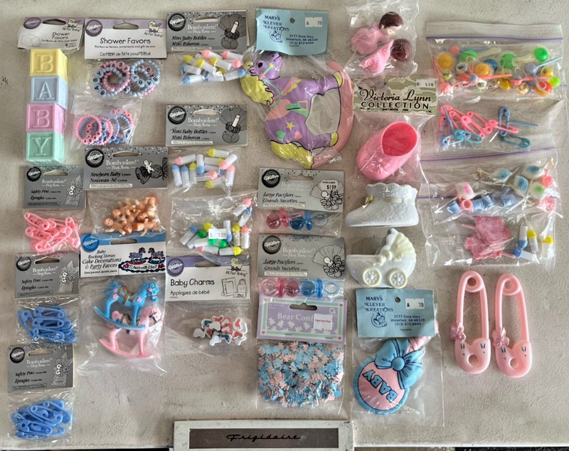 WILTON CAKE DECORATING TOPPERS – HUGE NEW VTG 180+ LOT OF BABY SHOWER – WILTONS