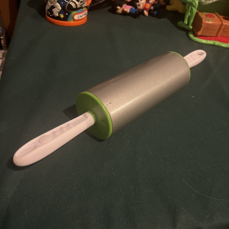 Rolling On Metal Roller Plastic Handle Kids Children’s Adult Kitchenware Playdoh