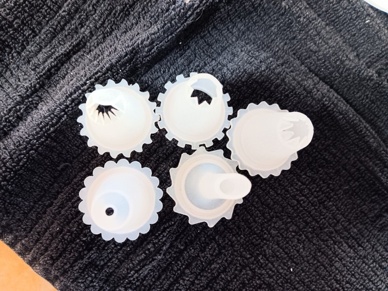 Pampered Chef Decorator Frosting Tool gallery