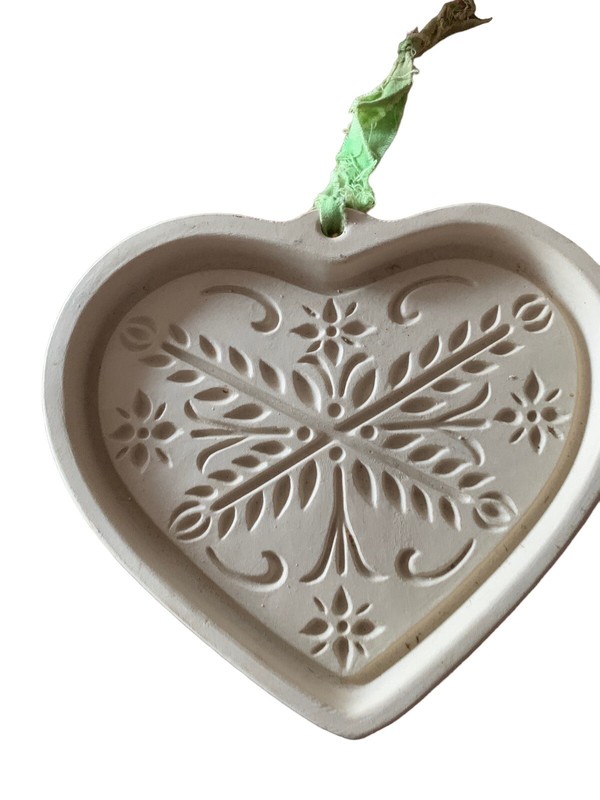 Pampered Chef Heritage Stoneware Cookie Mold Anniversary Heart 2000 Baking