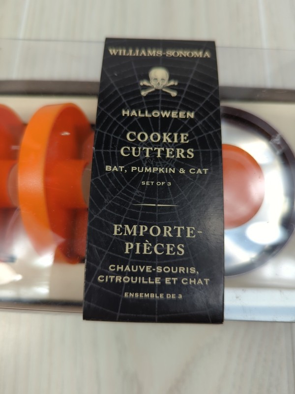 Williams Sonoma Halloween Cookie Cutters set 3 Bat Cat Pumpkin Spring Press gallery