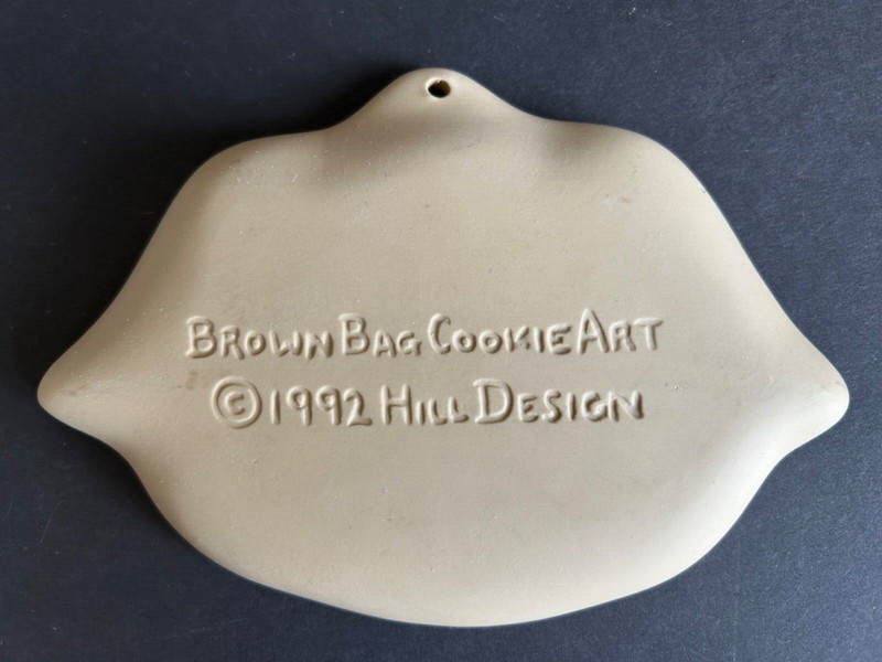 Brown Bag Cookie Art 1992 Stoneware Mold Angel Cherub Cloud 4.5 x 6.5 inches gallery