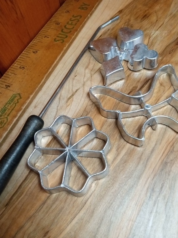 Vintage Rosette Iron Cookie Mold Set W 3 Shapes & Handle Cast Aluminum gallery