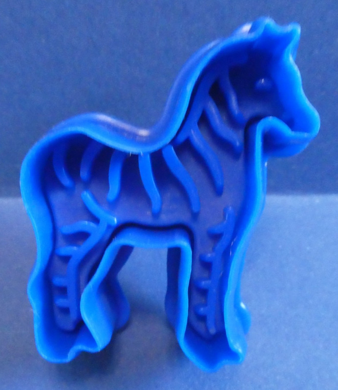 NEW, UNUSED LOT OF 4 ANIMAL 2"- 3" COOKIE STAMPERS - LION-ZEBRA-GIRAFFE-ELEPHANT gallery