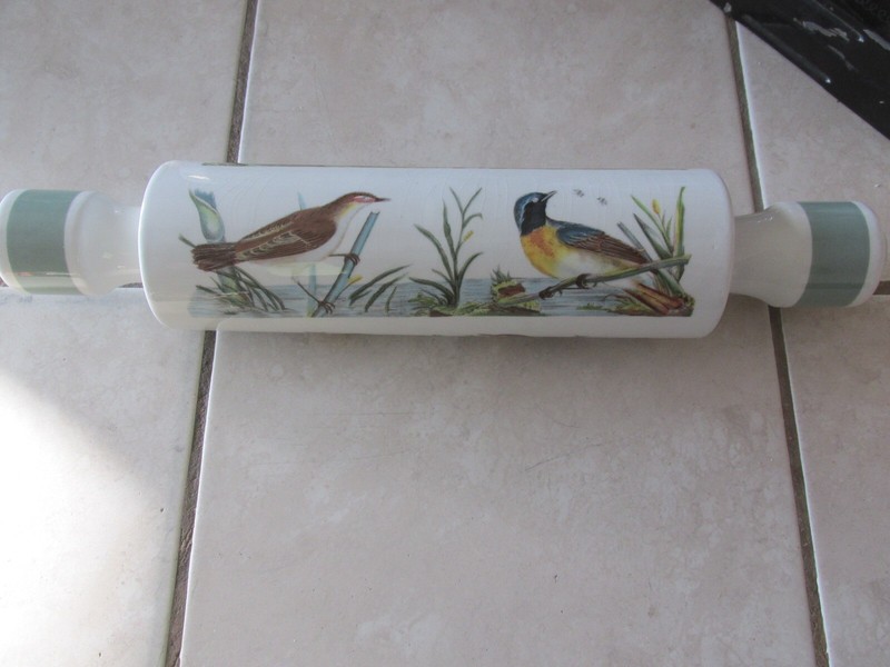 PORTMEIRION BIRDS OF BRITAIN CERAMIC ROLLING PIN 14″ long 2 Water Plugs VTG