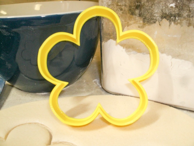 HONEY BEE HIVE HONEYCOMB SET OF 5 COOKIE CUTTERS MADE IN USA PR1984 gallery
