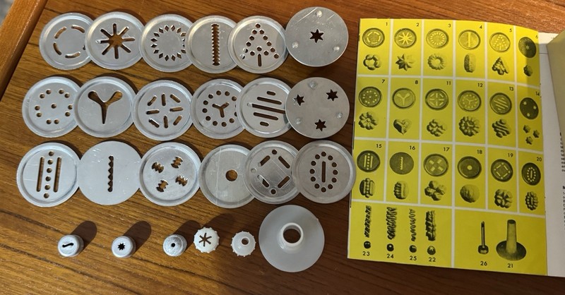 EUC Hoan Vintage 70s Aluminum Cookie & Decorating Press Complete Set gallery