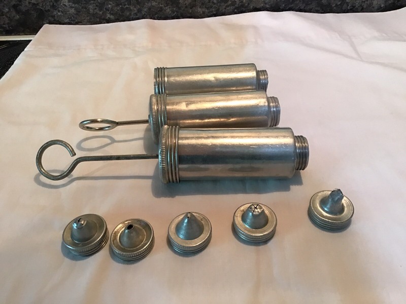 Vintage Lot of 2 Small Aluminum cake Decorators extra tube W/5 tips