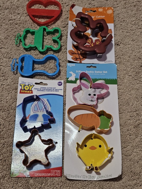 New! Lot of 9 Cookie Cutters – 6 Metal 3 Plastic – Toy Story Easter Fall Autumn