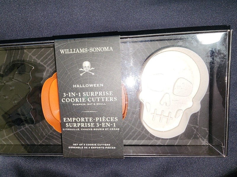 Williams Sonoma Halloween 3 in 1 Cookie Cutters Bat Pumpkin Skull skelton gallery