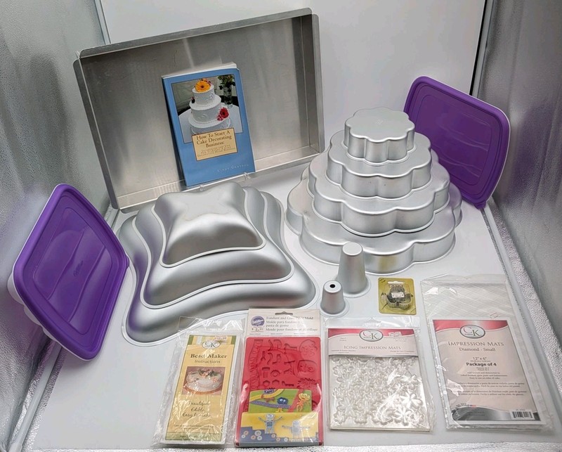 18 Pc. Cake Pans Tier Decorating Fondant Tools Icing Mats Containers Lot Wilton