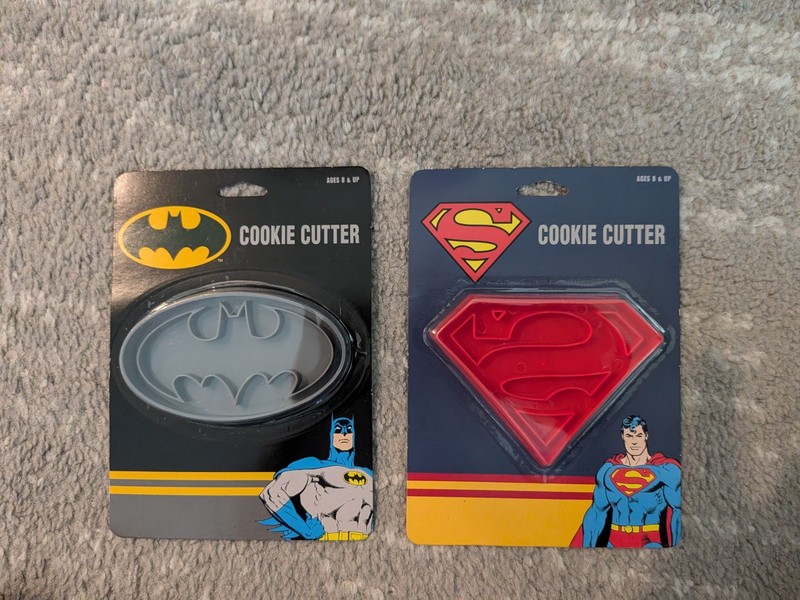 Williams Sonoma Marvel Comics Cookie Cutters Plus Extras New In Box gallery