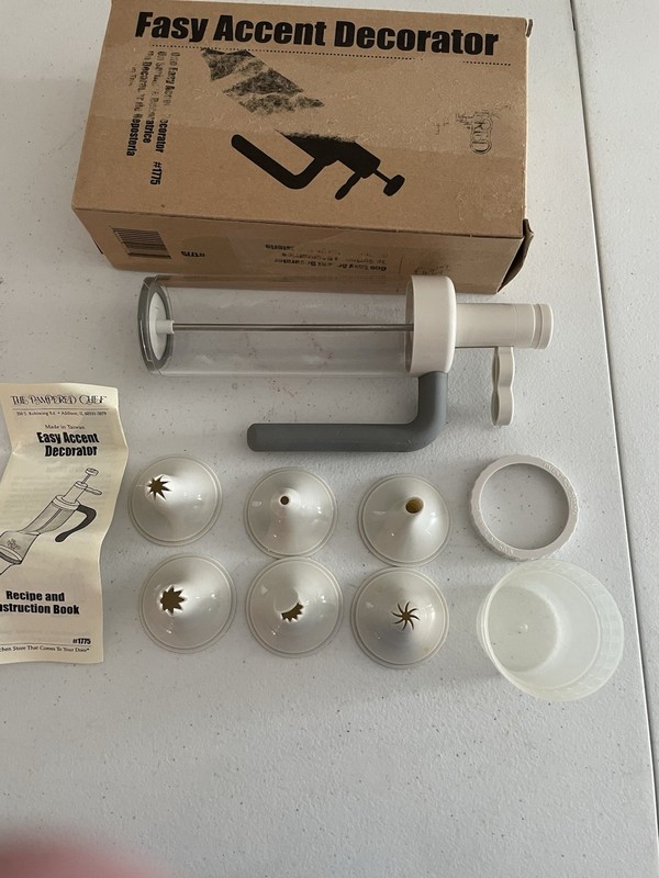 Pampered Chef Easy Accent Decorator #1775 In Box Cake Icing Deviled Eggs