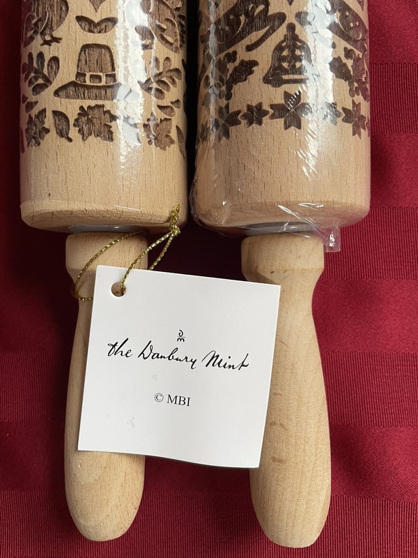 Rolling Pins Danbury Mint Year Of Cheer Embossed 17” Thanksgiving Christmas NEW gallery