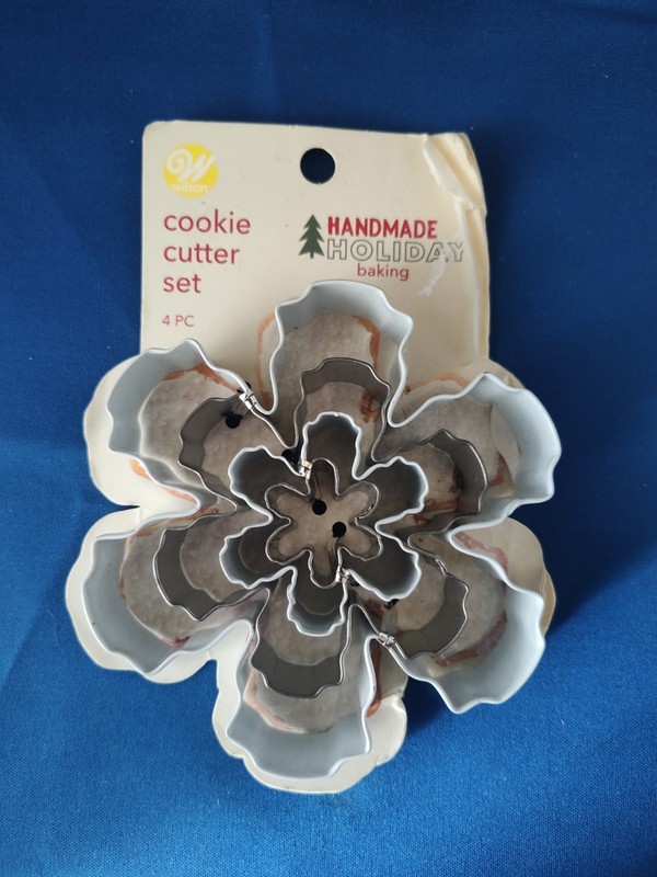 Wilton Handmade Holiday Baking Cookie Cutter Set Snowflake 2019 4 Pc gallery