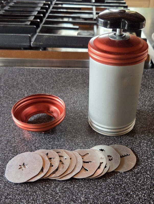 Vintage Mirro Aluminum Copper Vintage Cookie Press w/ 3 Tips & 12 Discs