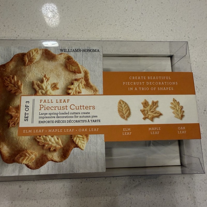 Williams Sonoma Pie Crust Cutters Fall Autumn Pumpkin Leaf Thanksgiving gallery