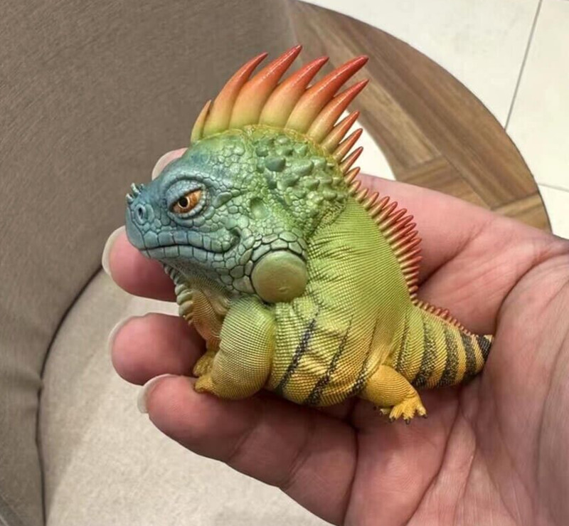 small Iguana Resin, plaster, soap, Beeswax candle mold