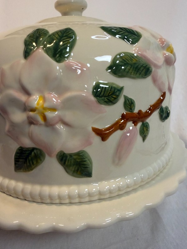 Valerie Cumberland Magnolia Ceramic Cake Stand Dome Pedestal Plate Vintage Sprin gallery