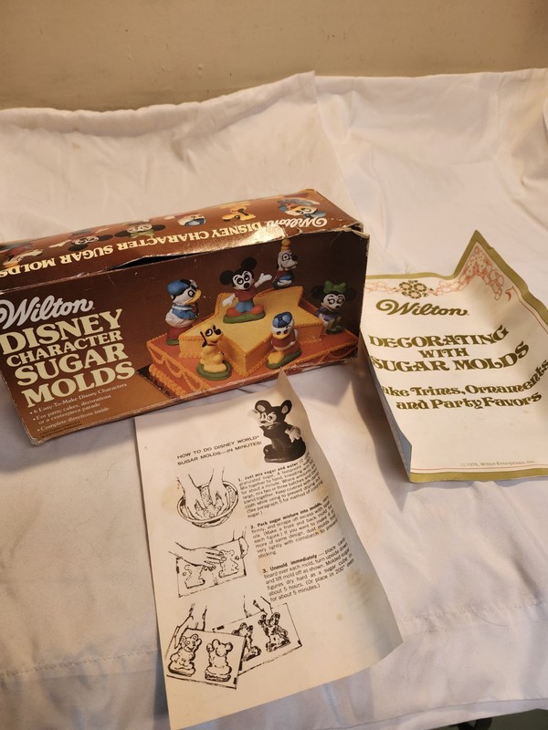 Wilton Disney Character Sugar Molds Set of six molds Mickey Mouse 1972 Vintage