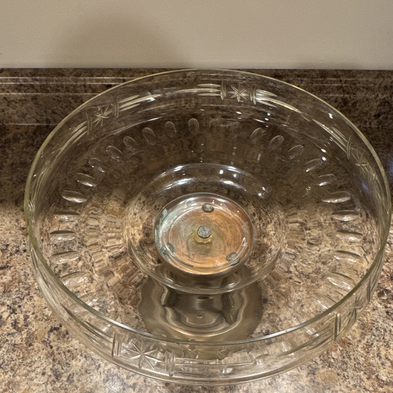 Rotating Round Glass Pedestal Cake Stand w/ Silver Metal Base, Starburst, 1-Tier gallery