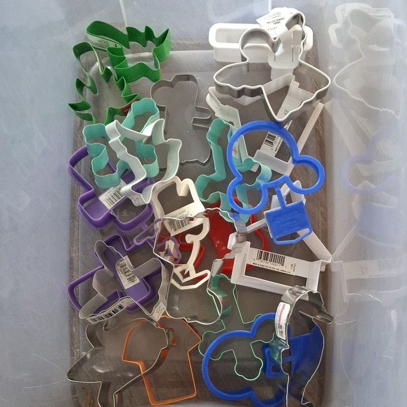 Disney Minnie Mouse Crust Cutter, Cupcake Corer, plus 22 misc. cookie cutters