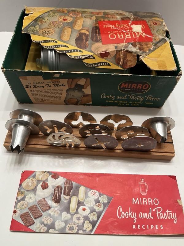 Vintage Mirro aluminum Cookie and Pastry Press with instructions, recipes, plate