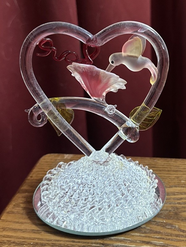 Valentine Day gift for her. Beautiful Glass Heart & A Hummingbird & Flower. NIB gallery