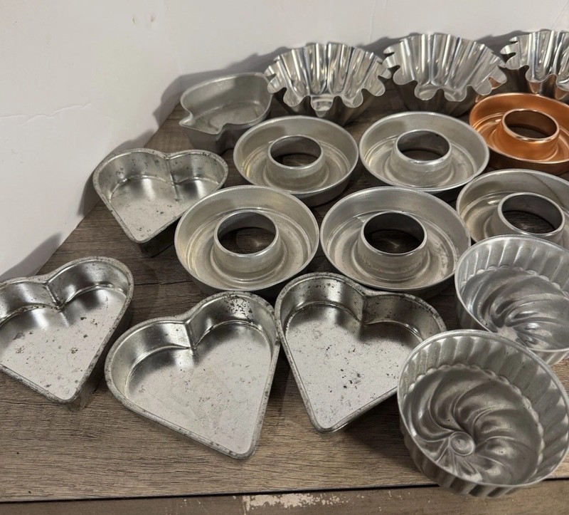 Lot 38 Vtg Mini Tins Jello Cake Molds Baking Pastry Heart Shell Bundt gallery