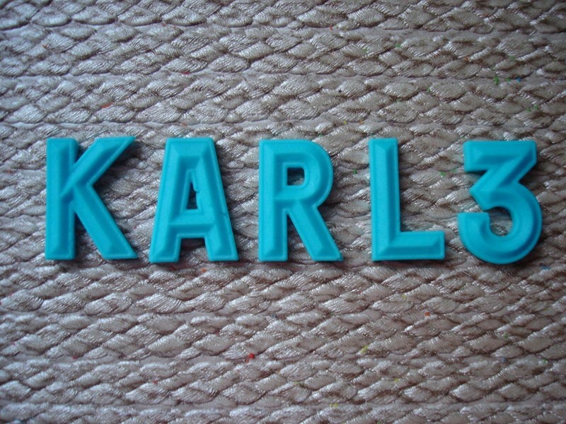 decorative edible letters / numbers for cake / cupcake decoration