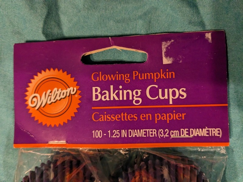 Wilton Halloween Glowing Pumpkin Mini Cupcake Liners 100 Count (Lot Of 2) gallery