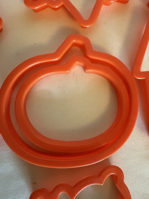 Halloween Cookie Cutter Set / 10 3.5-5” Orange Plastic Baking Sugar Cookies gallery