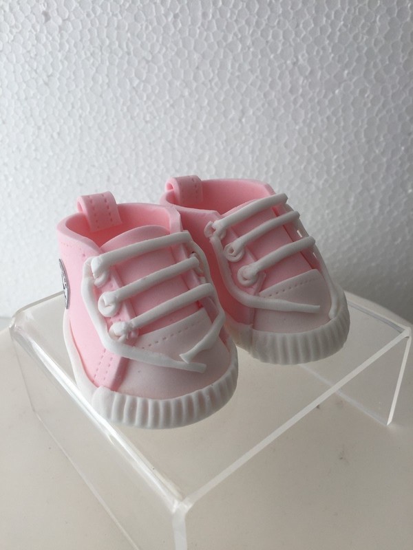 EDIBLE BABY PINK BABY BOOTIES SHOES CAKE TOPPER DECORATION BIRTHDAYS gallery