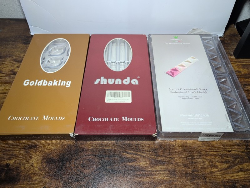 Lot of 7 Chocolate Molds Polycarbonate Greyas Martellato Shunda Goldbaking gallery
