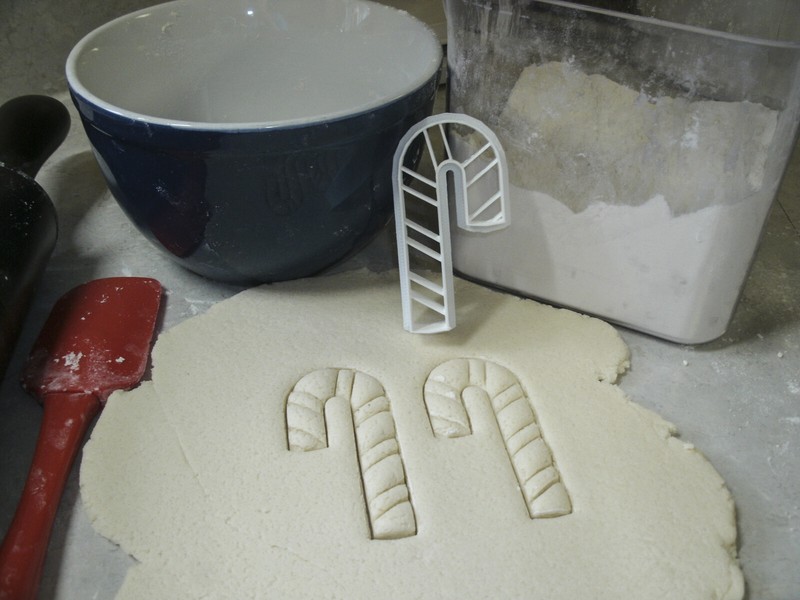 CANDY CANE CHRISTMAS BAKING TOOL SPECIAL OCCASION CAKE COOKIE CUTTER USA PR275 gallery