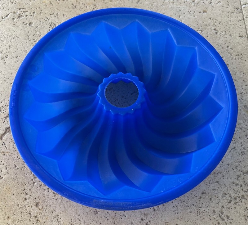 Lekue Silicone Bundt Pan Maite Design 5 Cup Blue Cake Mold Cake Pan