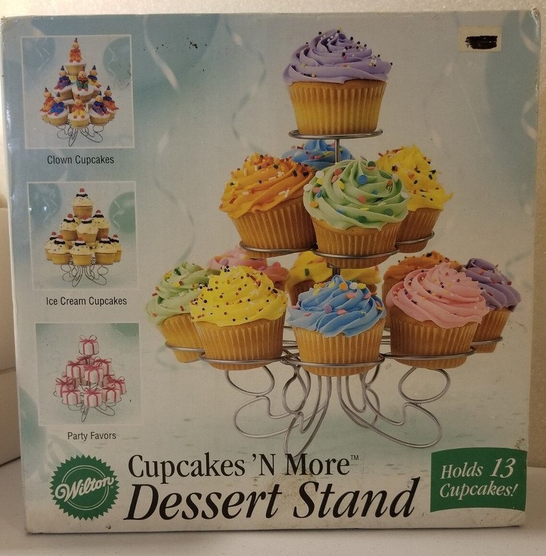 WILTON Cupcakes ‘N More Dessert Stand – Holds 13 Cupcakes w/box never used