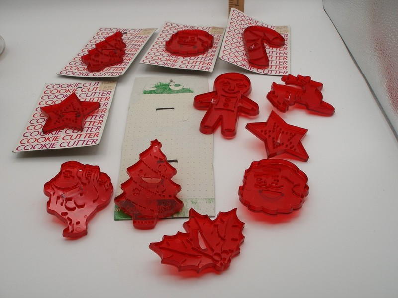 Vtg Lot Red Plastic Cookie Cutters 11 Pcs Holidays CHRISTMAS, L4