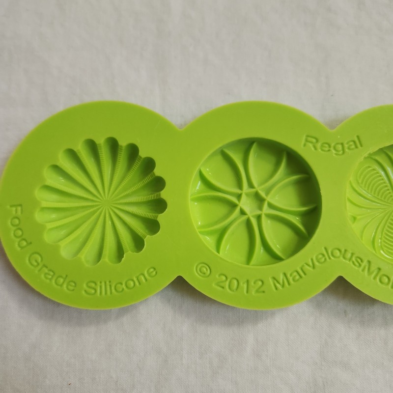 Marvelous Molds Regal Buttons Silicone Mold Fondant Gumpaste Sewing Wedding Cake gallery