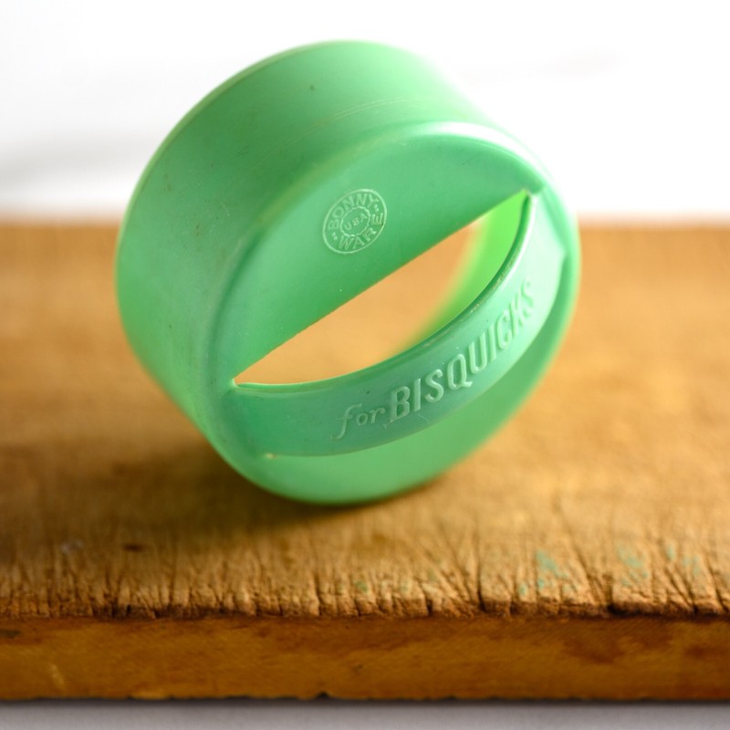 Vintage 1932 Bonny Ware “For Bisquicks” Celluloid Biscuit Cutter 2 3/8” Green