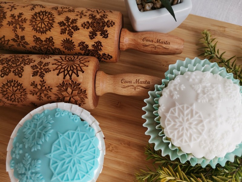 Snowflakes Engraved Rolling pin Embossed Rolling Christmas cookies Carved molds gallery