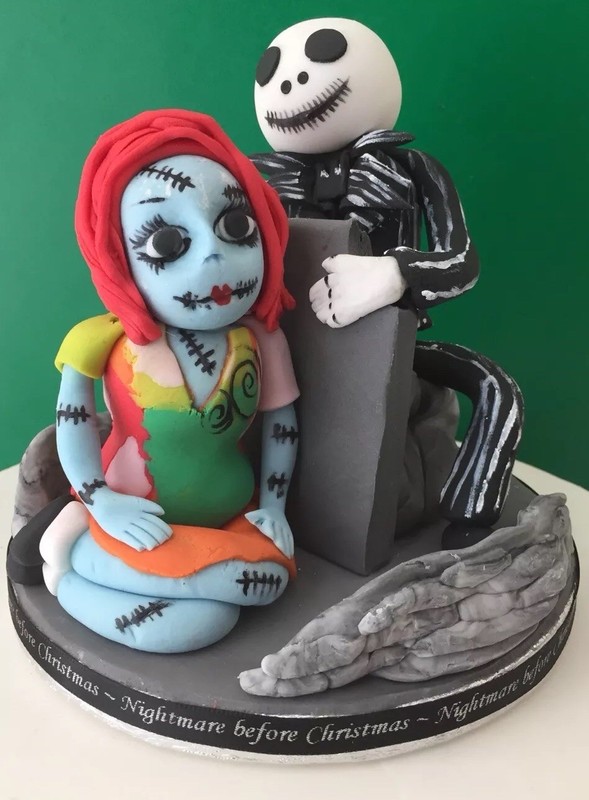HALLOWEEN GOTH EDIBLE NIGHTMARE BEFORE CHRISTMAS CAKE TOPPER CAKE DECORATION.