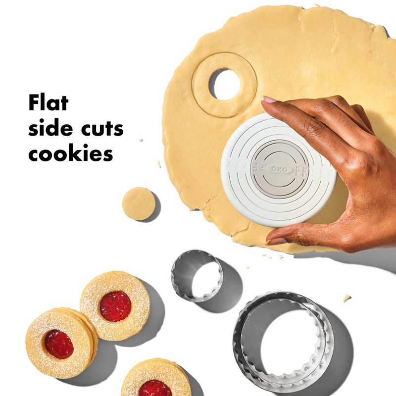 Softworks 5-Piece Stainless Steel Flat and Scalloped Double-Sided Cookie & Biscu gallery