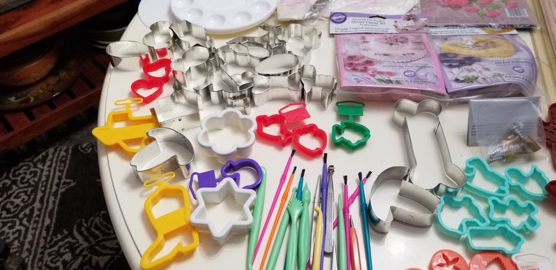 VTG Huge Wilton Cake Decorating Lot Birthday Wedding Over 100 Tips gallery