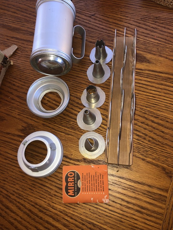 Mirro Cookie and Pastry Press Vintage Aluminum 5 Tips 16 Disc 2 Heads USA gallery