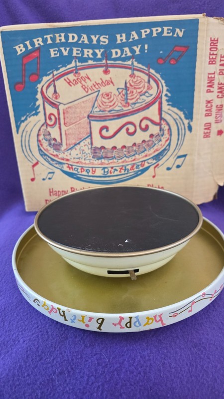 Happy Birthday Musical Cake Plate - Vintage - Fabcraft Frenchtown NJ - WORKS gallery
