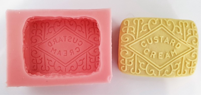 9cm CUSTARD CREAM BISCUIT SILICONE MOULD FOR CAKE TOPPERS, CHOCOLATE, CLAY ETC